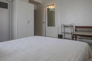 Cozy 1BD at Worli Seaface Vacation rental in Mumbai