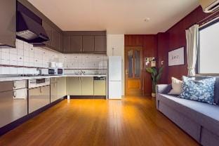 Free Parking!【130㎡ NH】Newly renovated House 10pax Vacation rental in Osaka