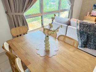3BR Home | Fast Wi-Fi, A/C, Netflix, MRT | Kajang Vacation rental in Negeri Sembilan, Malaysia
