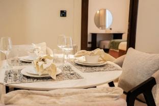 Cozy 1BR with Canal Views | Full Amenities Vacation rental in Dubai
