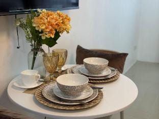 Shore 2 Residences Pool View Rm640 by Prime Stay Vacation rental in Pasay