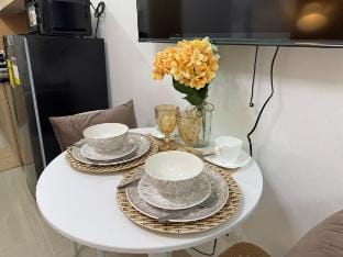 Shore 2 Residences Pool View Rm640 by Prime Stay Vacation rental in Pasay