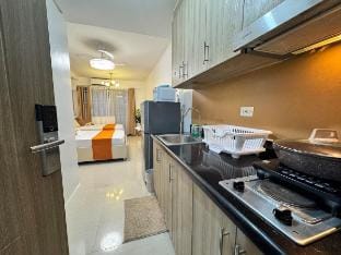 Shore 2 Residences Pool View Rm1666 by Prime Stay Vacation rental in Pasay