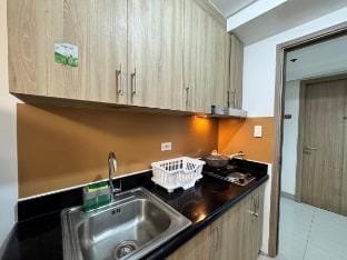 Shore 2 Residences Pool View Rm1666 by Prime Stay Vacation rental in Pasay