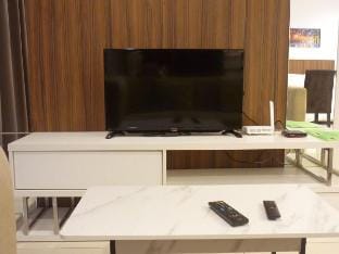 The Middle floor studio sea view Vacation rental in George Town