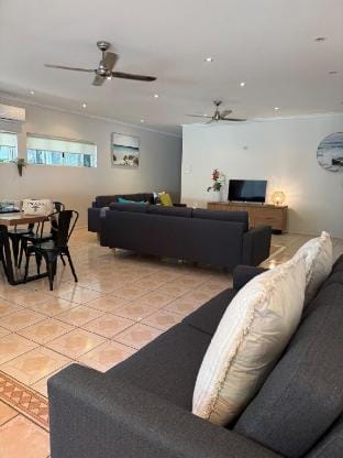 Beach front Bungalow Little Reef Escape Vacation rental in Port Douglas