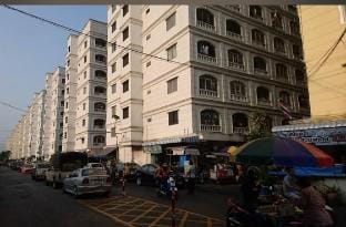 Niran 3  Apartment in Bangkok