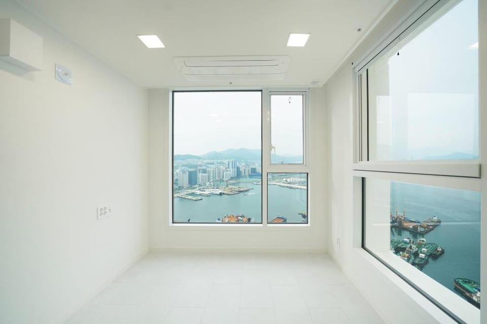 Busan OceanStay - Studio Apartment Hotel in Busan
