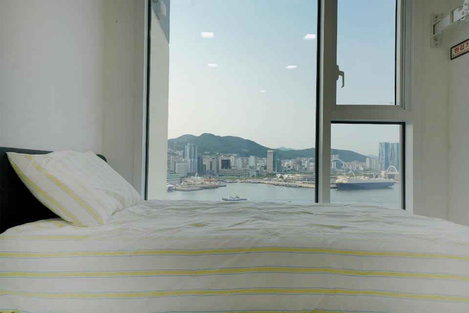 Busan OceanStay - Studio Apartment Hotel in Busan