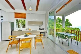 New Stunning Studio Watching Haad Yao Bay Sunset Vacation rental in Ko Pha-ngan Sub-district