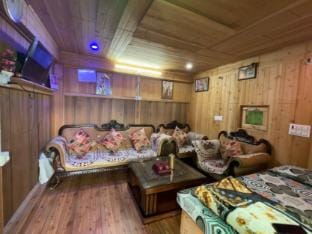 Viraaj Homestay  Vacation rental in Uttarakhand