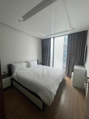 Zeus Living - Metropolis 1 Bed Vacation rental in Hanoi