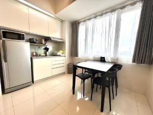 19J 5min walk to Ayala Malls+ Pool &Wi-Fi Apartment in Lapu-Lapu City