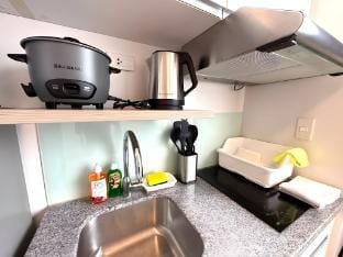 19J 5min walk to Ayala Malls+ Pool &Wi-Fi Apartment in Lapu-Lapu City