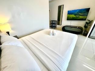 19J 5min walk to Ayala Malls+ Pool &Wi-Fi Apartment in Lapu-Lapu City