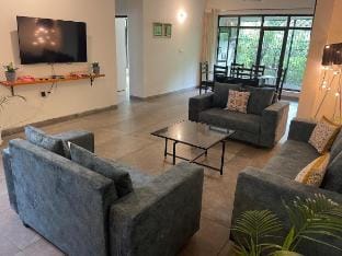 Jungle Retreat | Bath tub | Jabula Getaways Vacation rental in Dehradun