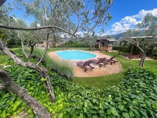 Tranquilita Yoga with studio - a great party venue with pool bar - sleeps 20 Villa in Spoleto