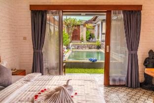 Villa Mulia · 2BR Private Pool Villa in Canggu Villa in Mengwi