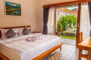 Villa Mulia · 2BR Private Pool Villa in Canggu Villa in Mengwi