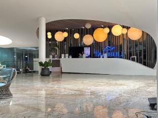 Luxury Condo in Tambuli | 300 Mbps WiFi | Netflix Apartment in Lapu-Lapu City