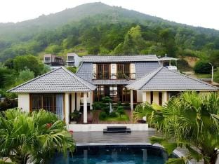 Shojin Home Villa in Laos