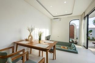 Tropical Villa 2- BR Private Pool In Pererenan Vacation rental in North Kuta