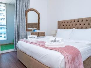 1 BR Elegant Apartment in Marina Diamond 3 Vacation rental in Dubai