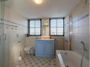Dutch Beach Hideaway w Parking Vacation rental in Callantsoog