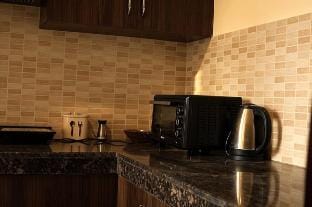 Skydeck Apartment |4BHK Near Taj by Homeyhuts Vacation rental in Agra