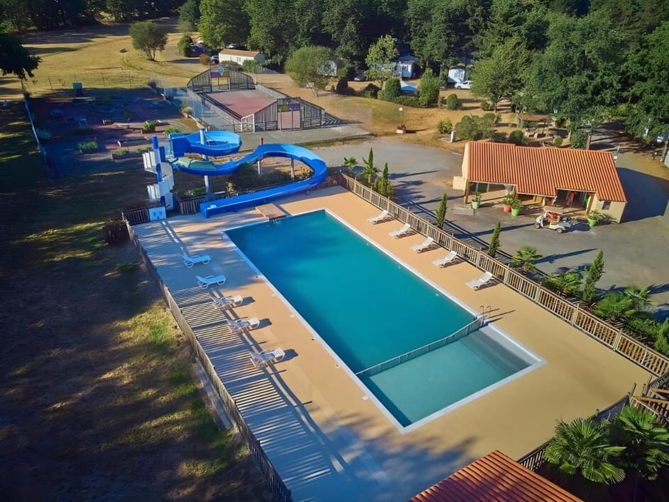 M.Home CONFORT F028 2chbr/5pers Hotel in Pays de la Loire