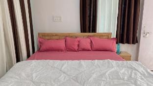 Peaceful AC Studio With Kitchen & Terrace Vacation rental in India