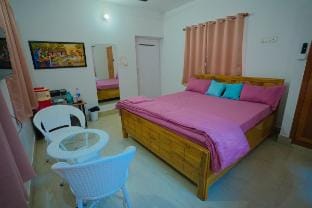 Luxury Suite: Peaceful with Washroom and Terrace Vacation rental in India