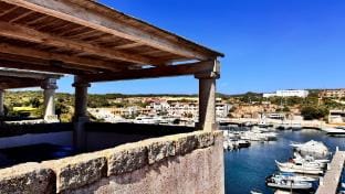 V215:Panoramic terrace on the Strait of Bonifacio. Apartment in Santa Teresa Gallura