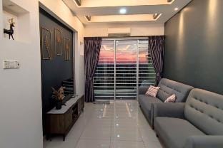 Majestic Sanctuary Homestay Netflix \  2 Parking Vacation rental in Perak