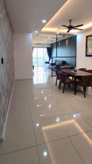 Majestic Sanctuary Homestay Netflix \  2 Parking Vacation rental in Perak