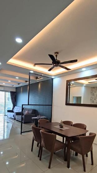 Majestic Sanctuary Homestay Netflix \  2 Parking Vacation rental in Perak