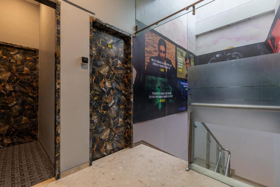 De Classico Hotel -Lokhandwala Hotel in Mumbai