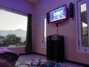 Villa panda kota wisata batu Vacation rental in Batu
