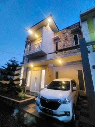 Villa panda kota wisata batu Vacation rental in Batu