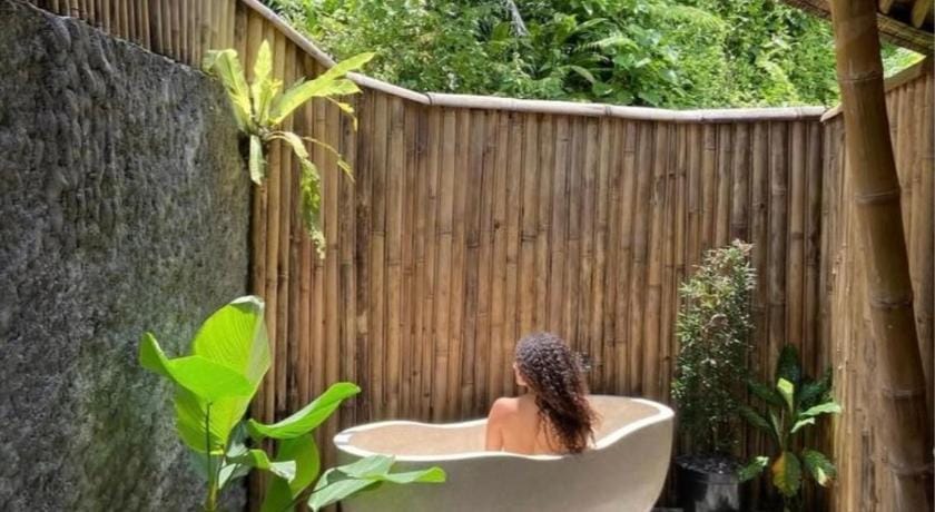 Hidden Bamboo Village Hotel in Selat