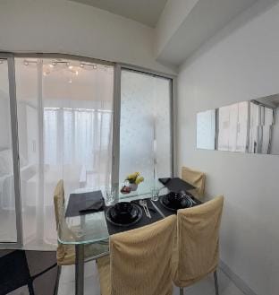 Affordable & Stylish Staycation | Azure Parañaque Vacation rental in Pasay