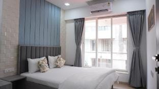 Taj Royal Villa (With Private Turf & Heated Pool) Villa in Lonavla
