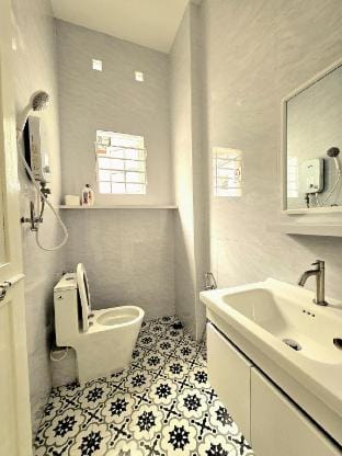 Triple Room with Bathroom nearto Gleneagles Penang Vacation rental in George Town