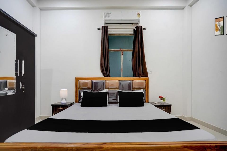 Super Hotel O Prayagraj Sangam Railway Junction Formerly Veni Madhv Inn Hotel in Uttar Pradesh