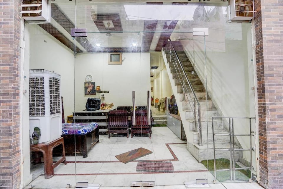 Super Hotel O Mathura Central Railway Junction Formerly Bhagwati Palace Hotel in Uttar Pradesh