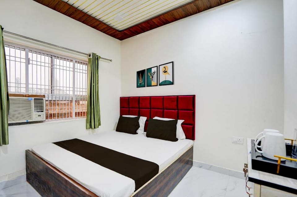 Super Hotel O Mathura Central Railway Junction Formerly Bhagwati Palace Hotel in Uttar Pradesh