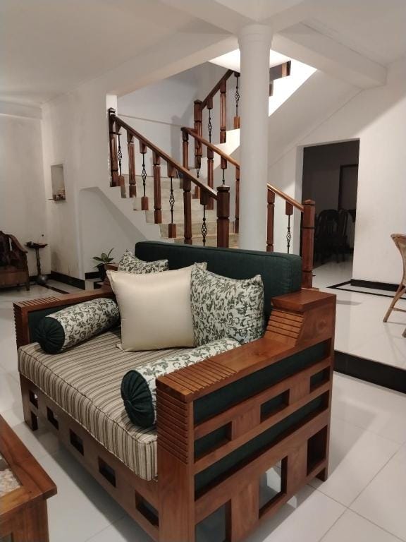 Kandy Nivahana Heights Homestay Bed and Breakfast in Kandy