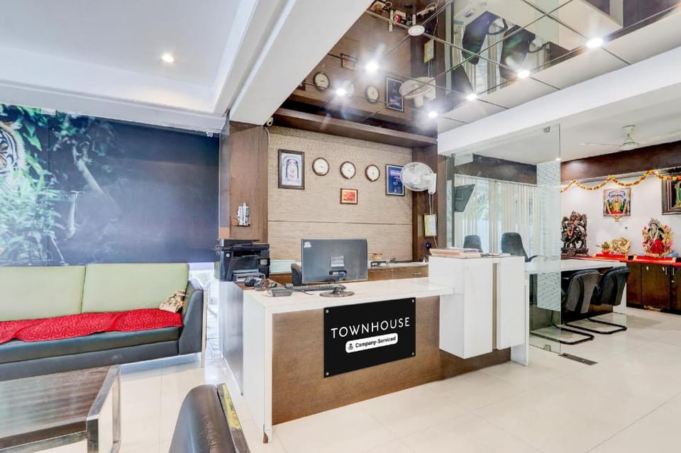 Townhouse Nagpur Airport Formerly Flora Inn Hotel in Maharashtra