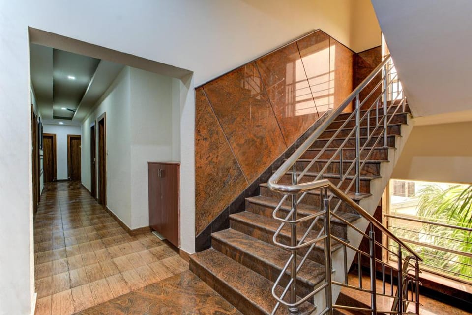 Emerald Suites By Classio Hotel in Bengaluru