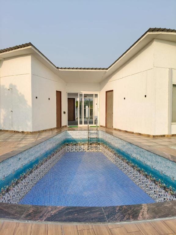 Wiseone choice Hotel in Noida